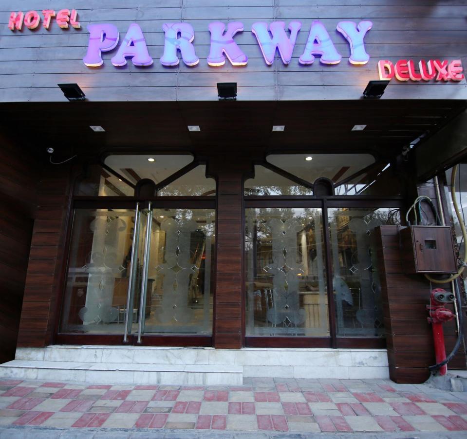 Hotel Parkway Deluxe Nuova Delhi Esterno foto