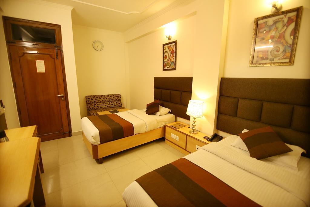 Hotel Parkway Deluxe Nuova Delhi Esterno foto