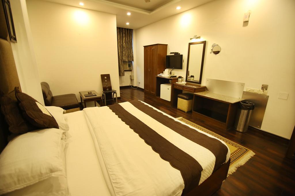 Hotel Parkway Deluxe Nuova Delhi Esterno foto