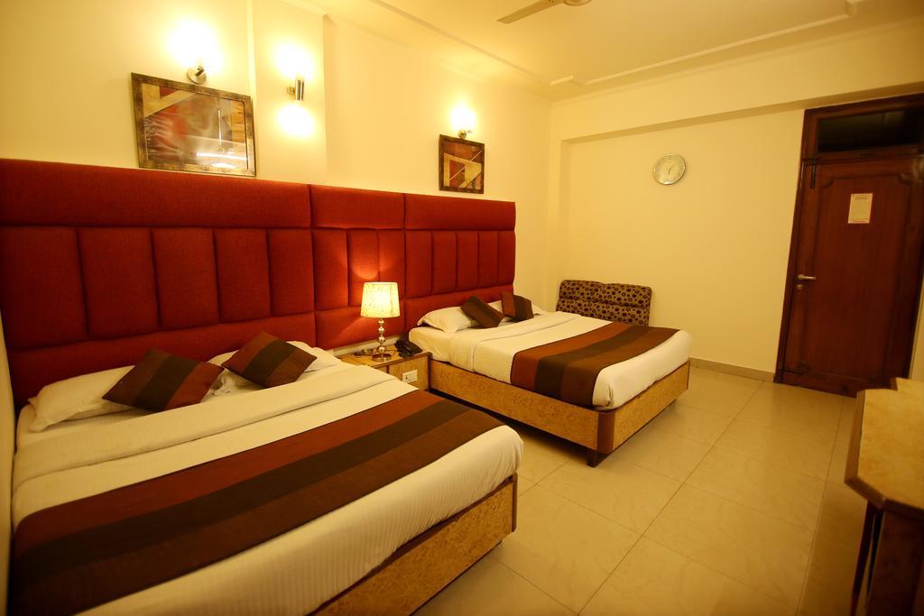 Hotel Parkway Deluxe Nuova Delhi Esterno foto