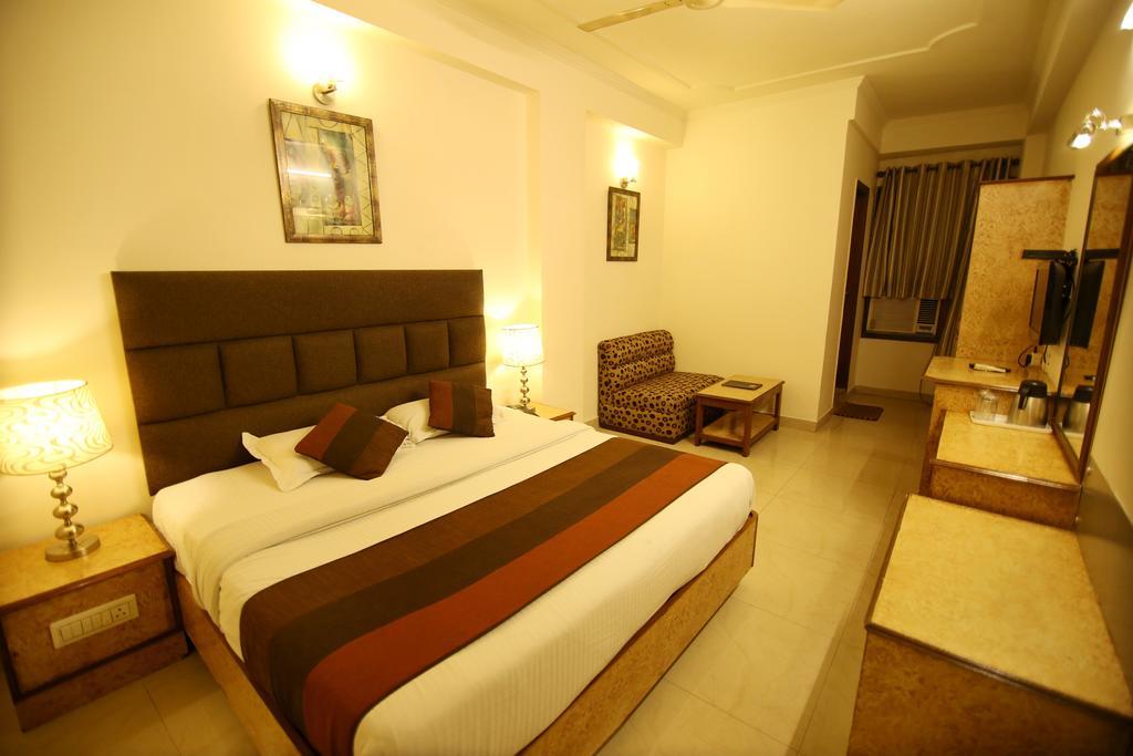 Hotel Parkway Deluxe Nuova Delhi Esterno foto