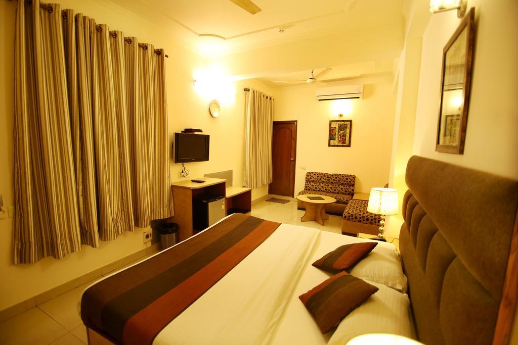 Hotel Parkway Deluxe Nuova Delhi Esterno foto