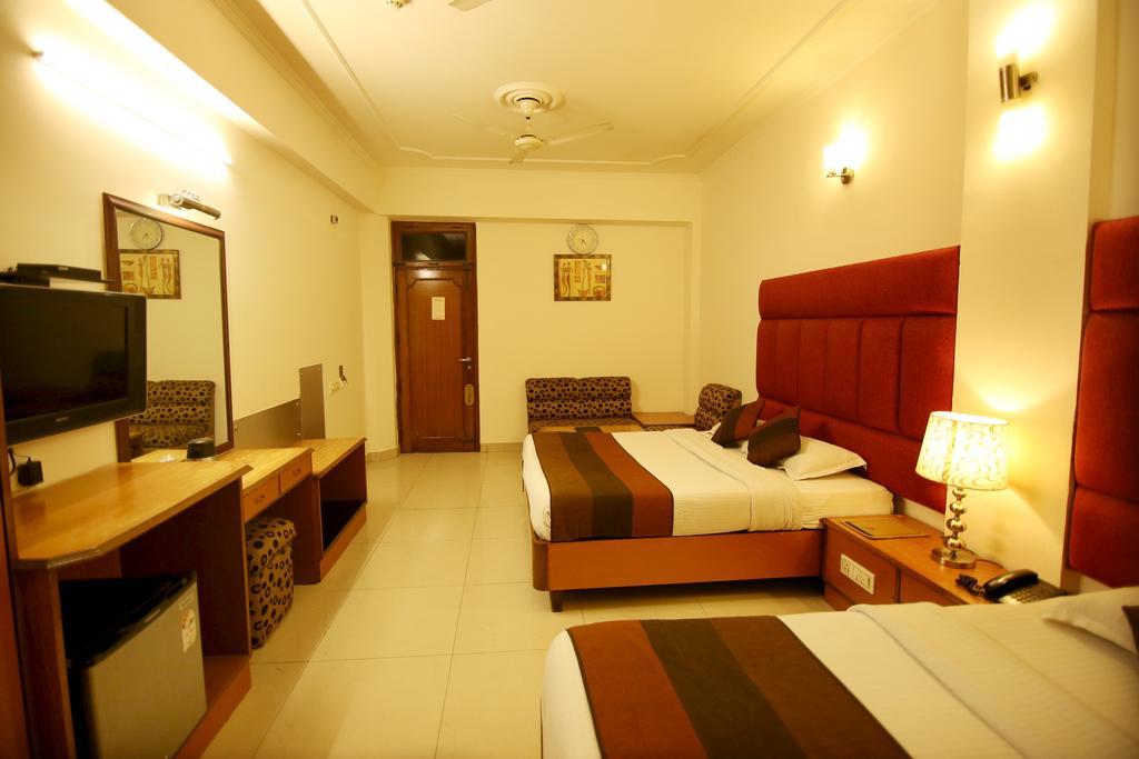 Hotel Parkway Deluxe Nuova Delhi Esterno foto