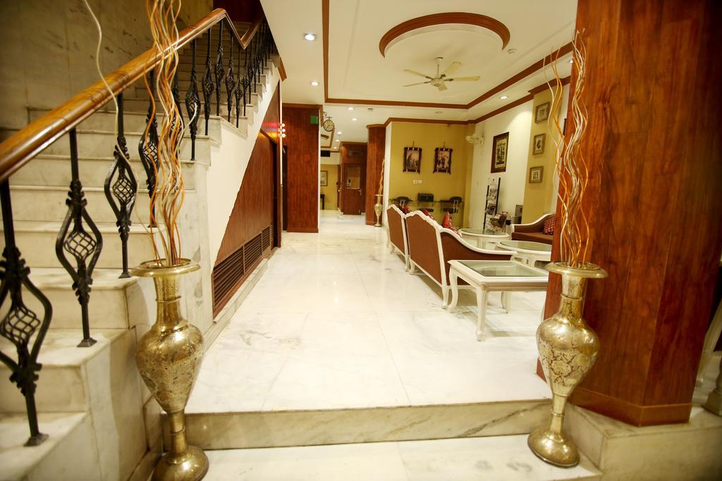 Hotel Parkway Deluxe Nuova Delhi Esterno foto