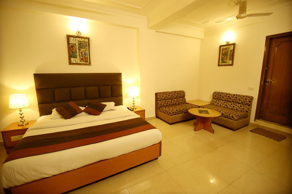 Hotel Parkway Deluxe Nuova Delhi Esterno foto