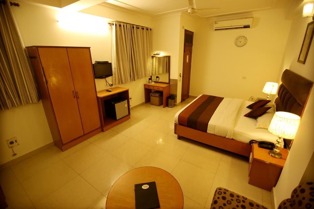 Hotel Parkway Deluxe Nuova Delhi Esterno foto