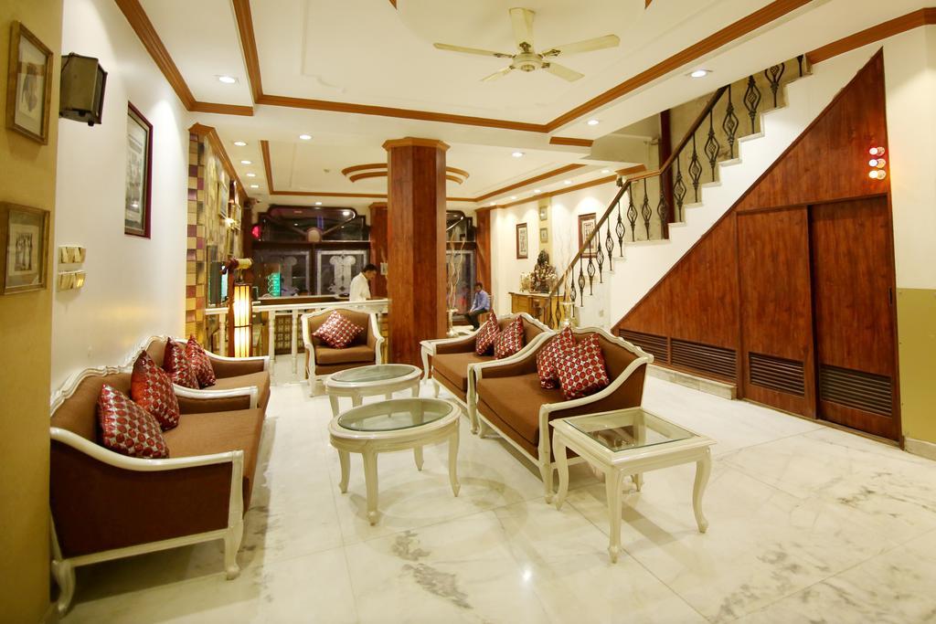 Hotel Parkway Deluxe Nuova Delhi Esterno foto