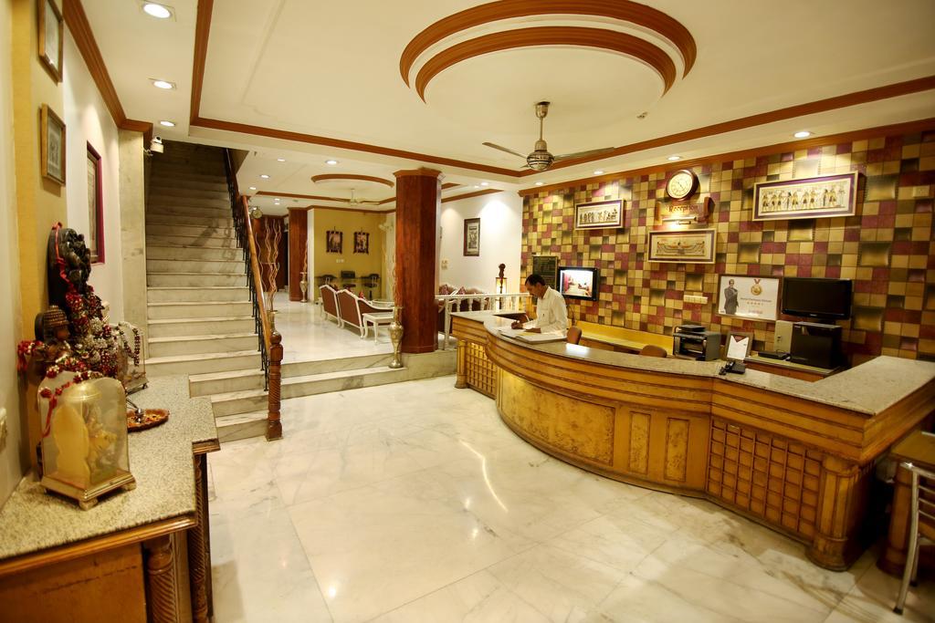 Hotel Parkway Deluxe Nuova Delhi Esterno foto