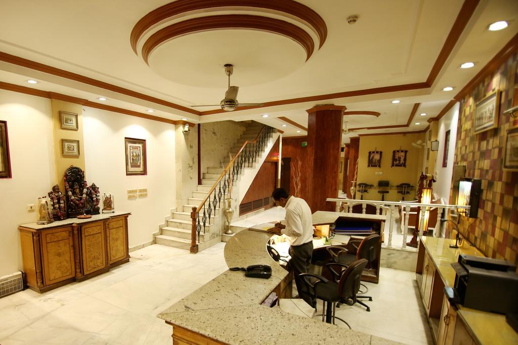 Hotel Parkway Deluxe Nuova Delhi Esterno foto