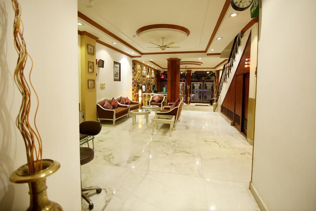 Hotel Parkway Deluxe Nuova Delhi Esterno foto